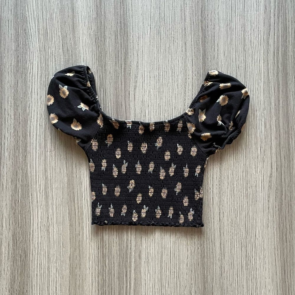 Hollister Puff Sleeve Sunflower Crop Top Black XS